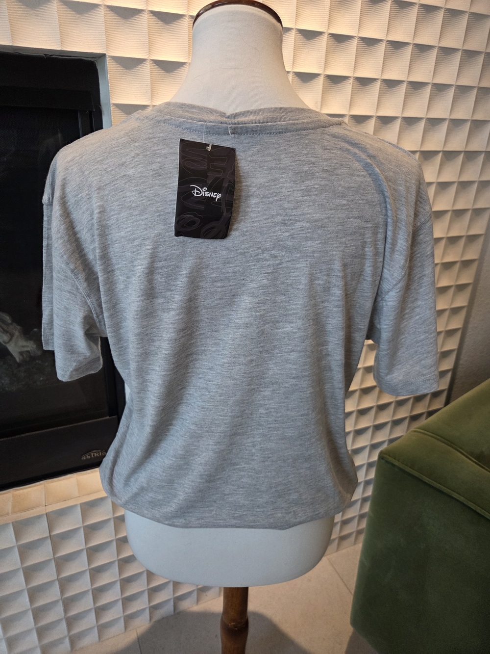 New Never Land Tinker Bell Silhouette Graphic Tee Heather Gray Retro Sunset NWT - Picture 3 of 4